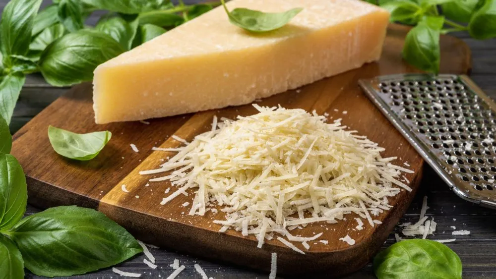 Parmesan enceinte : peut-on en manger sans risque et comment le choisir